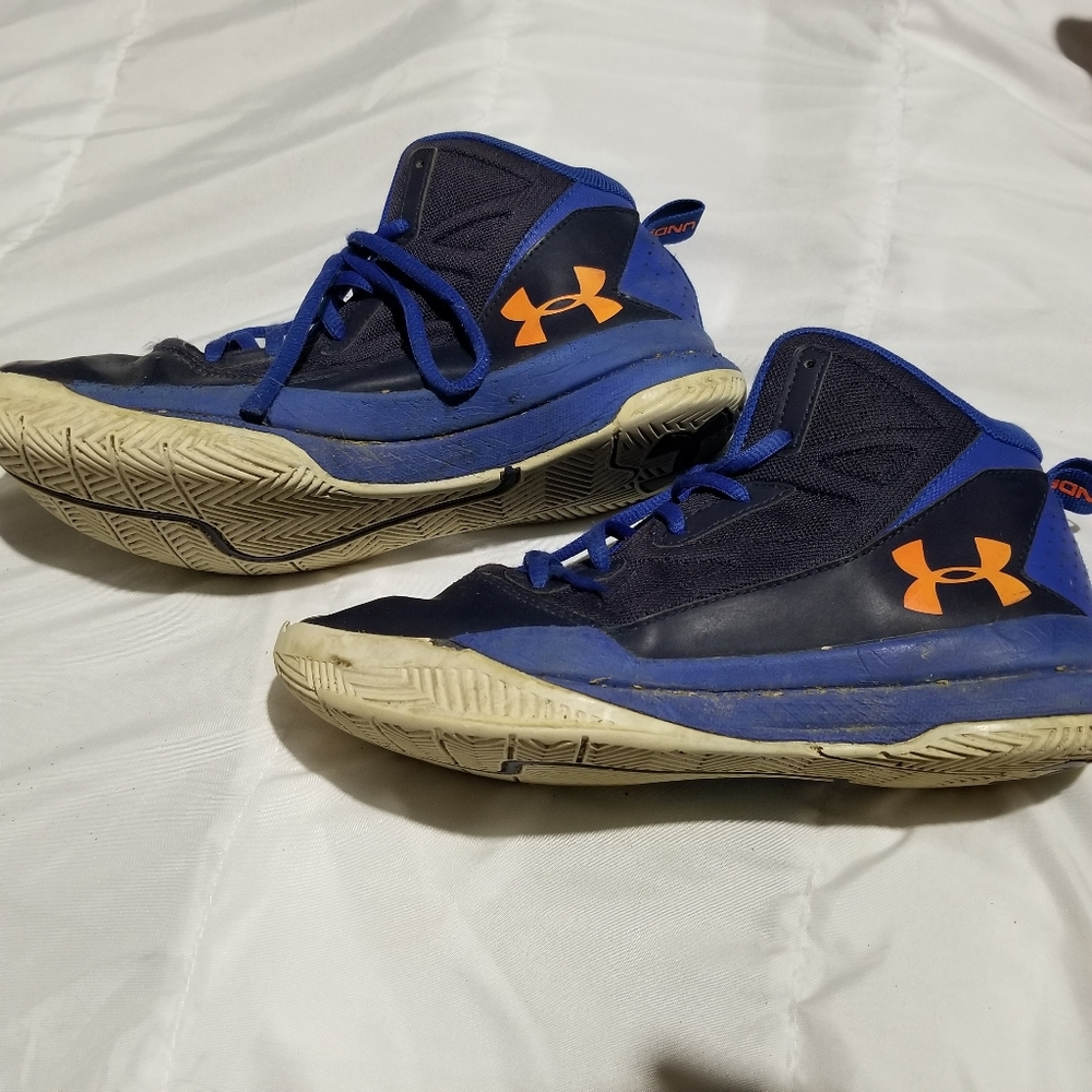 Under armour high top - sz 5 Youth